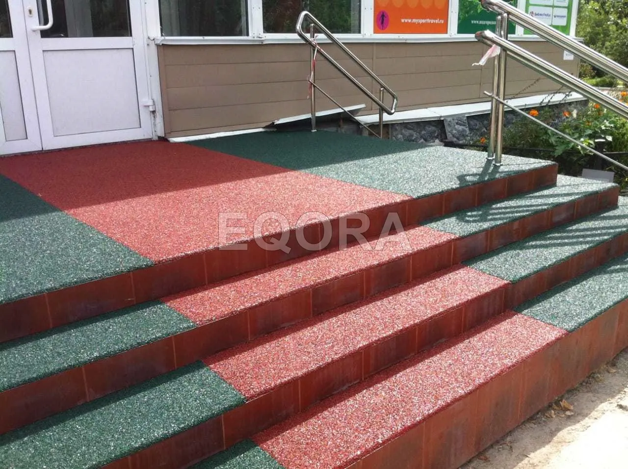 Резиновое покрытие на травмоопасные участки из резиновой крошки в Королеве